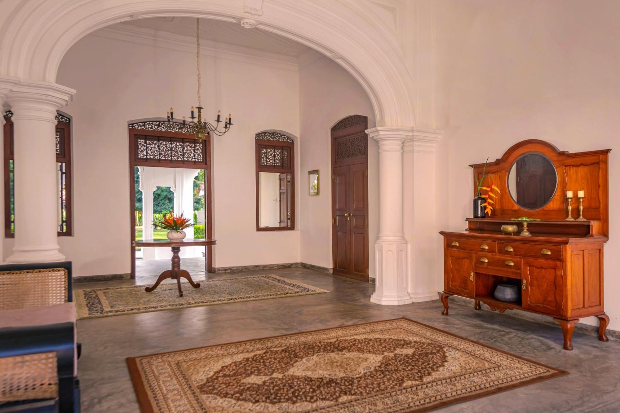 فندق Uga Riva - نيجومبو المظهر الخارجي الصورة